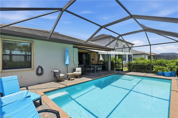 expanding awning for additional shade