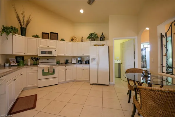 3048  Horizon  LN, Naples, FL 34109