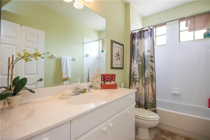3048  Horizon  LN, Naples, FL 34109