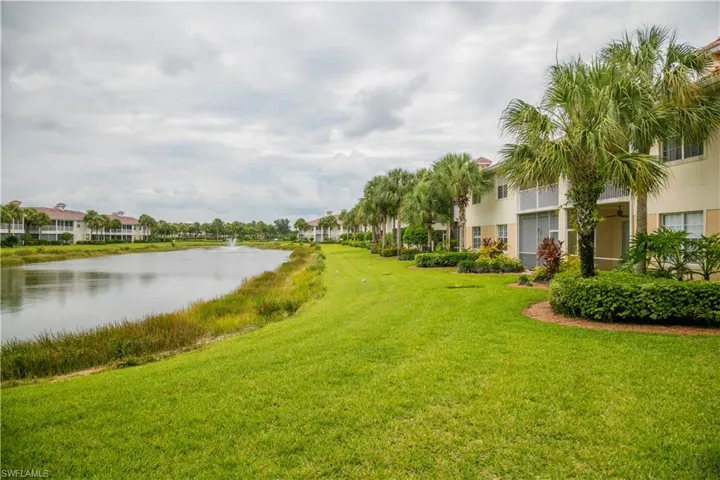 3048  Horizon  LN, Naples, FL 34109