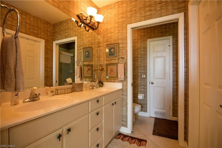 3048  Horizon  LN, Naples, FL 34109