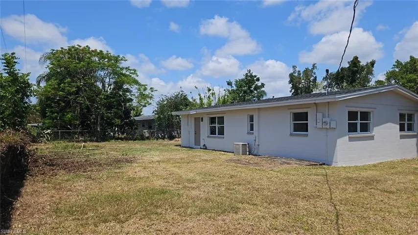 1102 E Bougainvillea  RD, Lehigh Acres, FL 33936