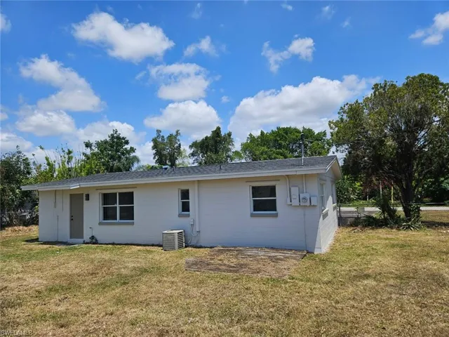 1102 E Bougainvillea  RD, Lehigh Acres, FL 33936