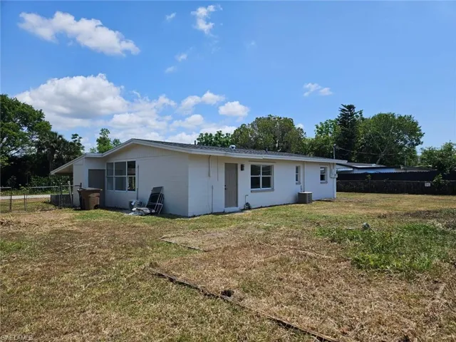 1102 E Bougainvillea  RD, Lehigh Acres, FL 33936