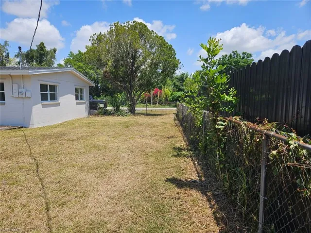 1102 E Bougainvillea  RD, Lehigh Acres, FL 33936