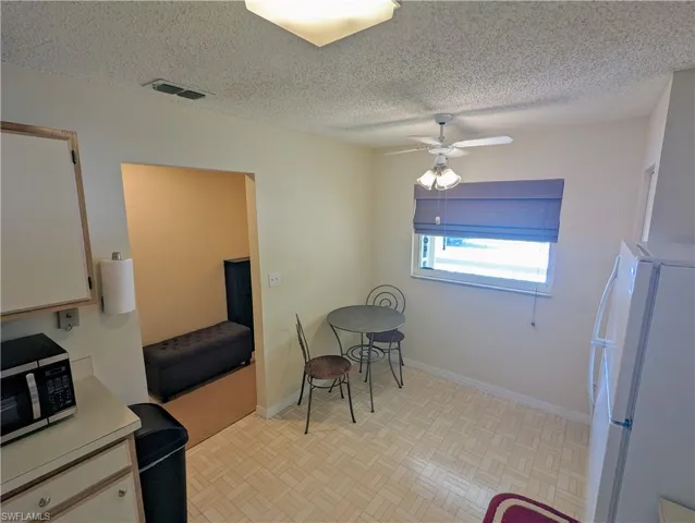 645  Squire  CT, Naples, FL 34104