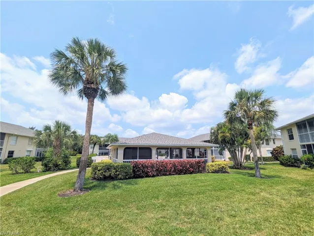 645  Squire  CT, Naples, FL 34104