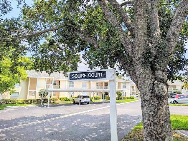 645  Squire  CT, Naples, FL 34104