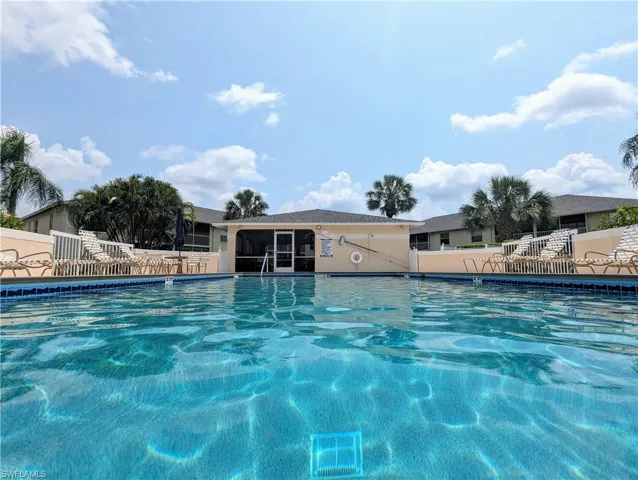 645  Squire  CT, Naples, FL 34104