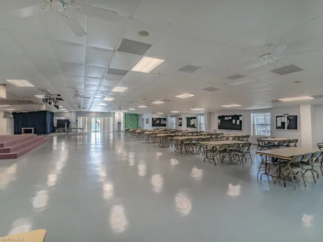 SOCIAL ROOM