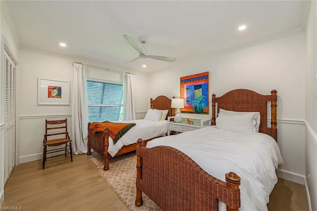 301 Ridge DR, Naples, FL 34108,224082530