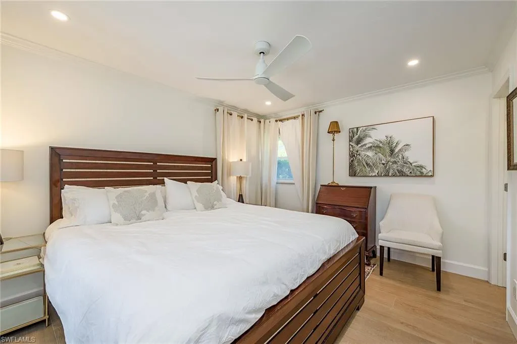 301 Ridge DR, Naples, FL 34108,224082530