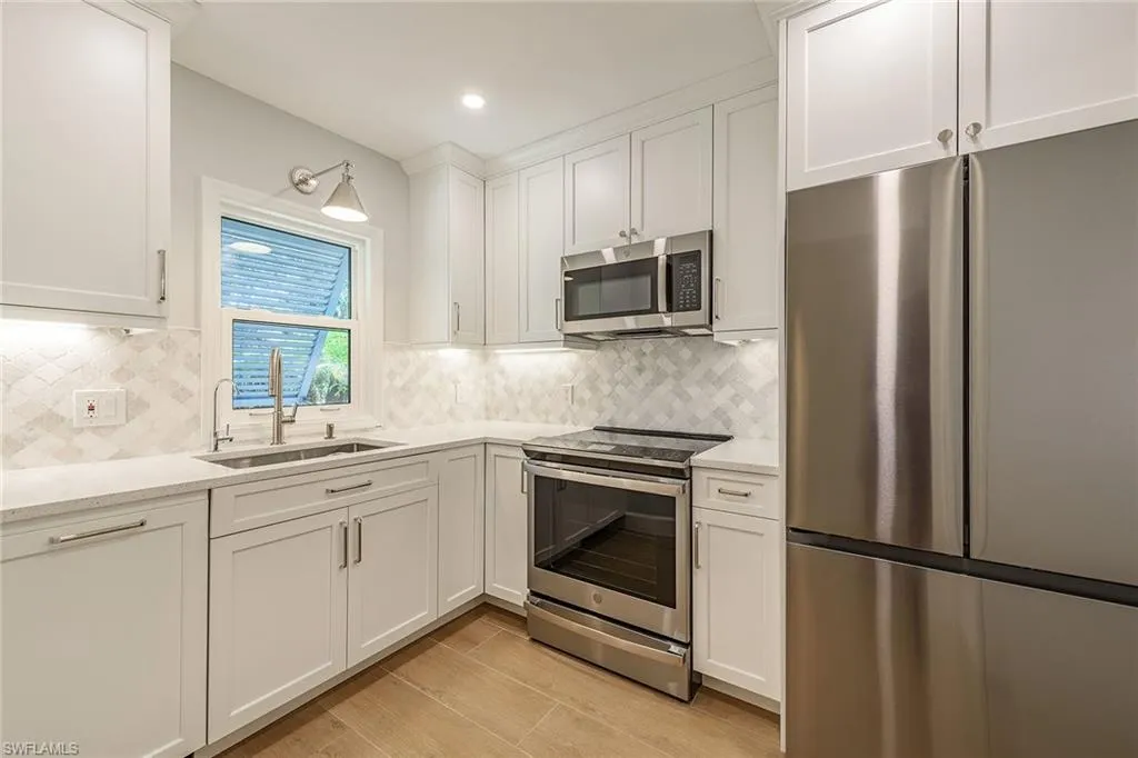 301 Ridge DR, Naples, FL 34108,224082530