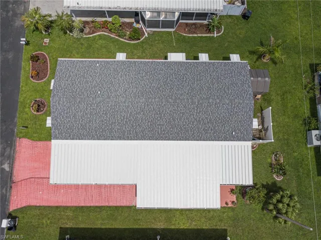 Birds eye view of property
