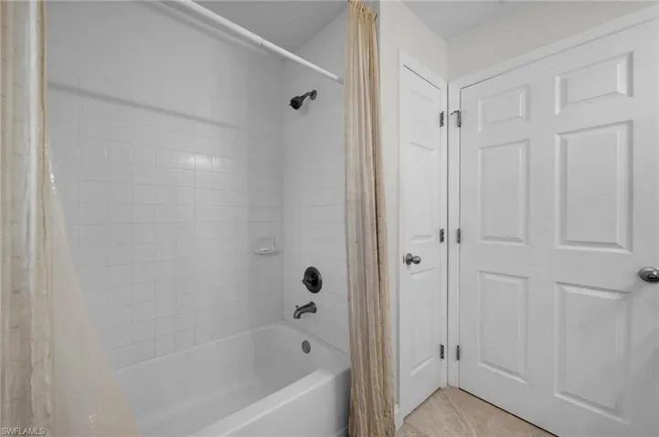Bathroom with shower / tub combo