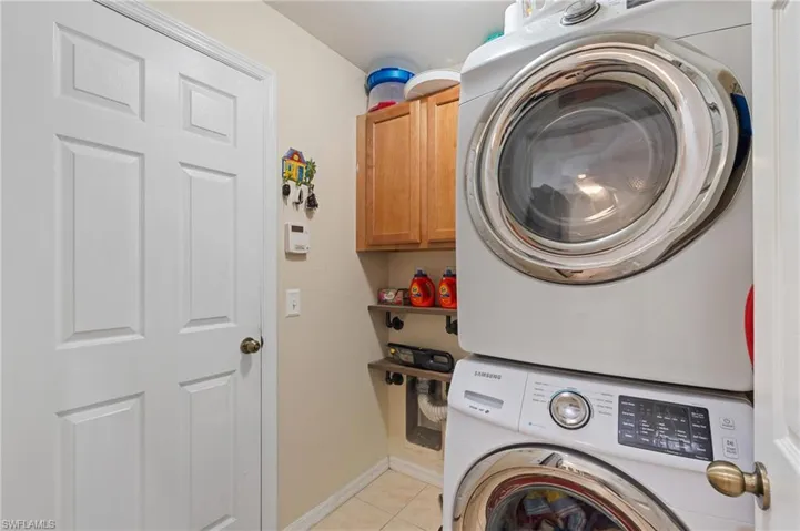 Washer/dryer can be unstacked.