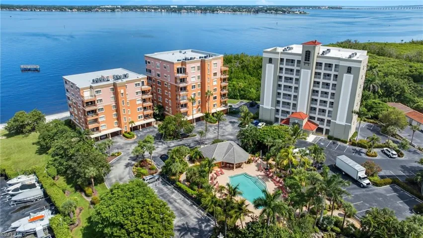 14813 Laguna Dr Ph-1b, Fort Myers, Florida 33908