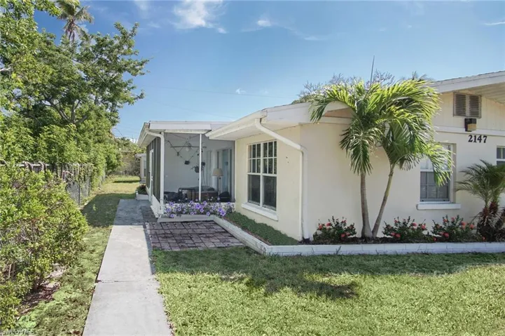 2147  Washington  AVE, Naples, FL 34112