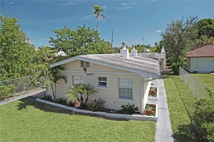 2147  Washington  AVE, Naples, FL 34112