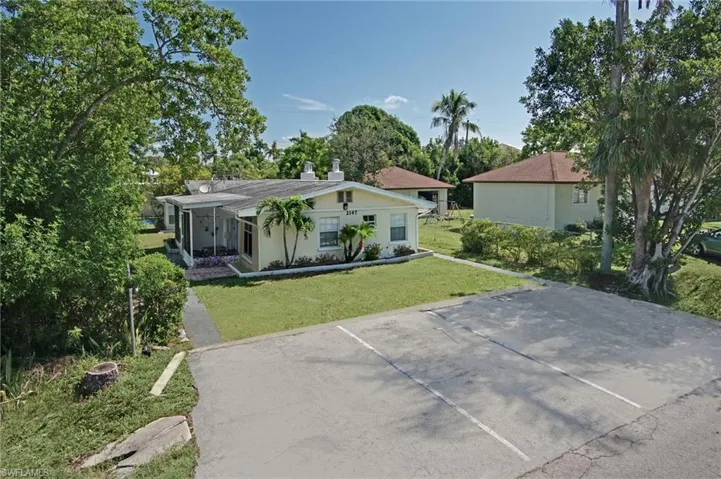 2147  Washington  AVE, Naples, FL 34112
