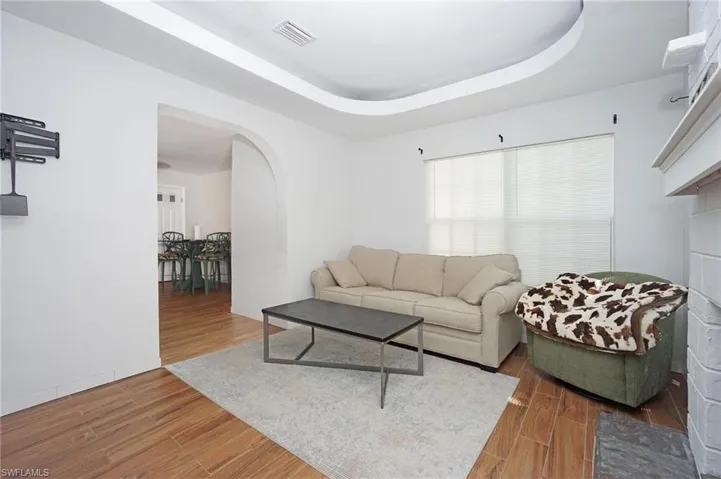 2147  Washington  AVE, Naples, FL 34112