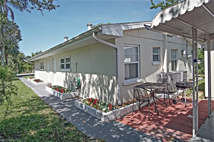 2147  Washington  AVE, Naples, FL 34112