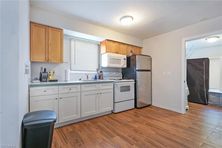 2147  Washington  AVE, Naples, FL 34112