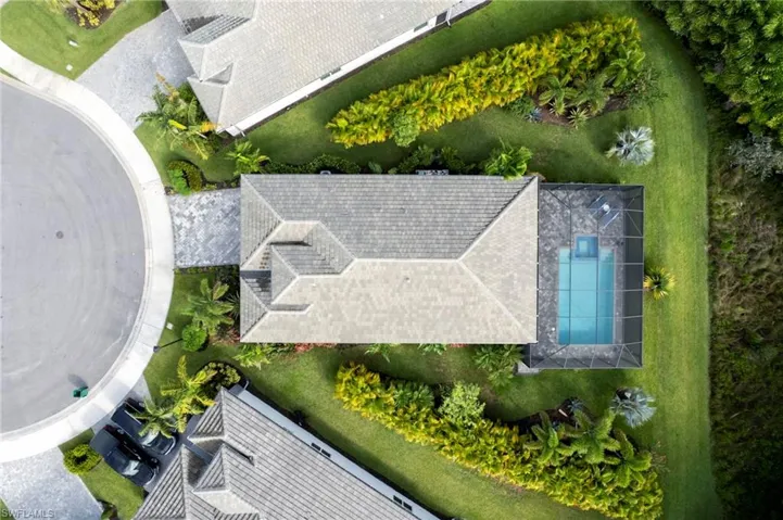 Aerial view of property and surrounding area