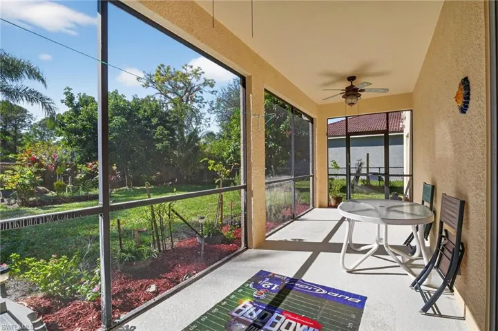 Sunroom with ceiling fan