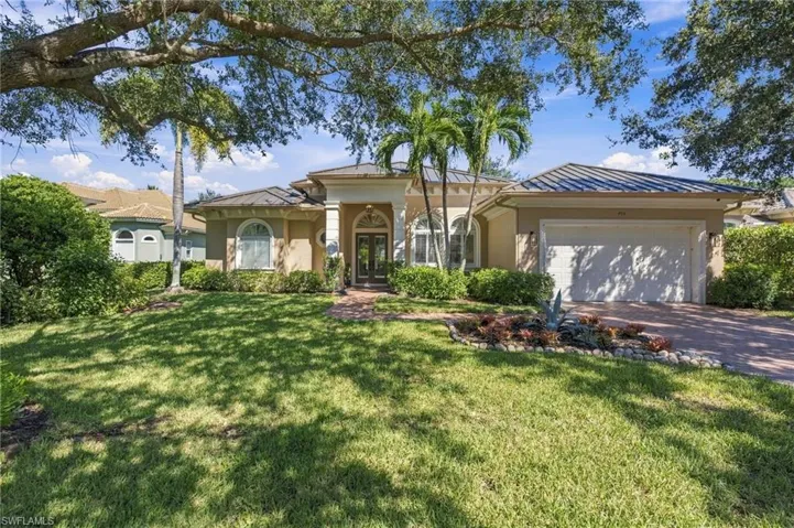 495 Saddlebrook Ln, Naples, Florida 34110