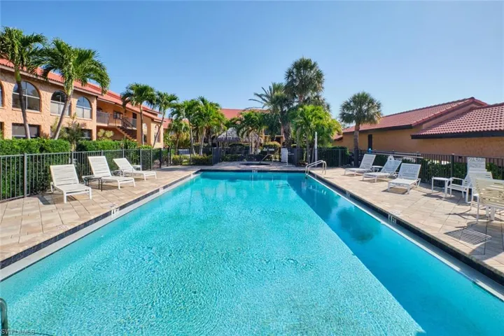 HUGE HEATED POOL