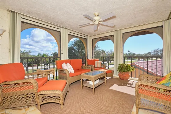 OUTDOOR LIVING!
