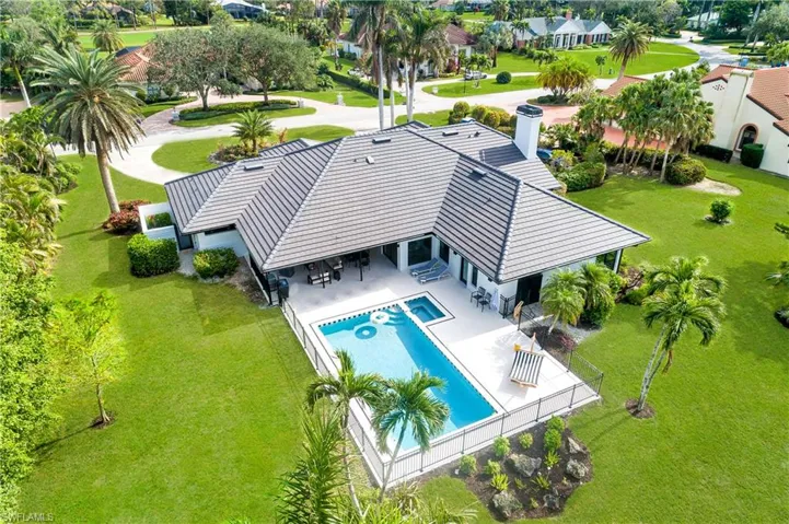 Birds eye view of property