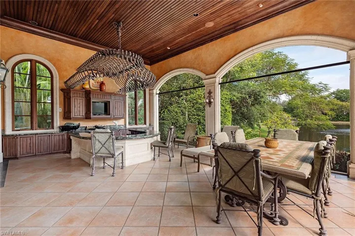 7234  Tory  LN, Naples, FL 34108