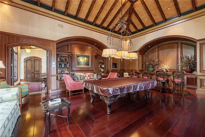 7234  Tory  LN, Naples, FL 34108