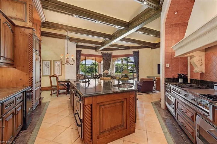7234  Tory  LN, Naples, FL 34108