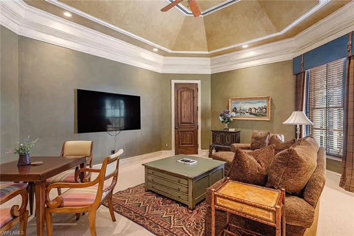 7234  Tory  LN, Naples, FL 34108