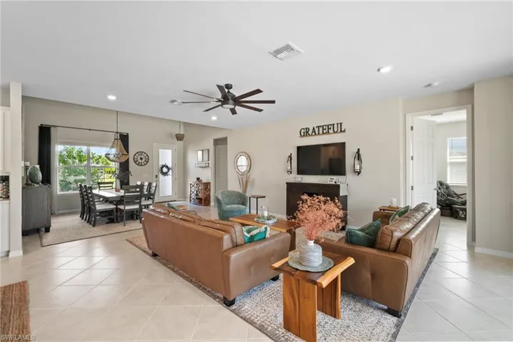 2622 SW 38th  ST, Cape Coral, FL 33914