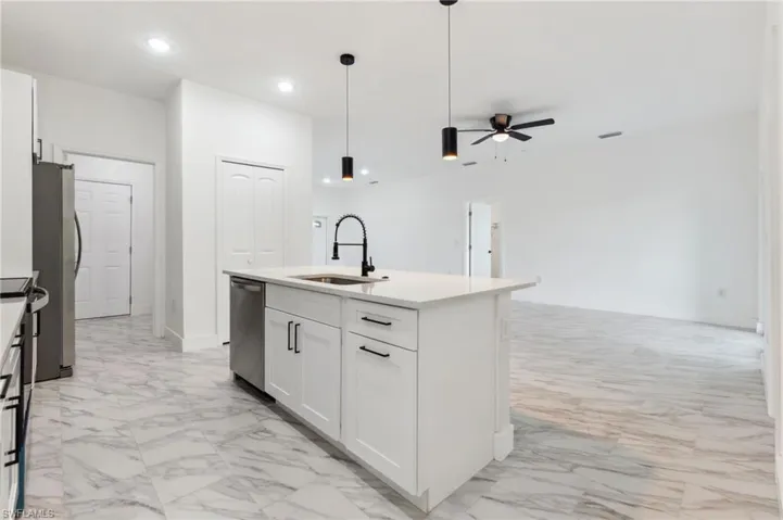 8 Cleat Ct, Placida, Florida 33946