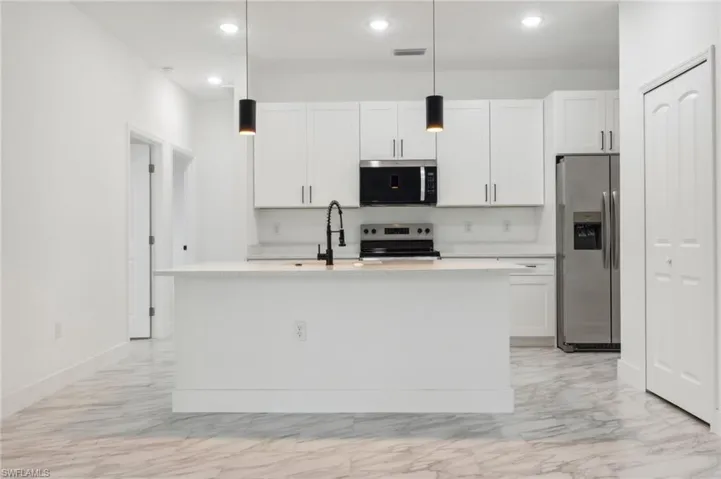 8 Cleat Ct, Placida, Florida 33946