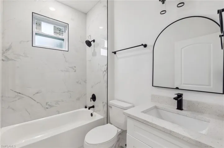8 Cleat Ct, Placida, Florida 33946