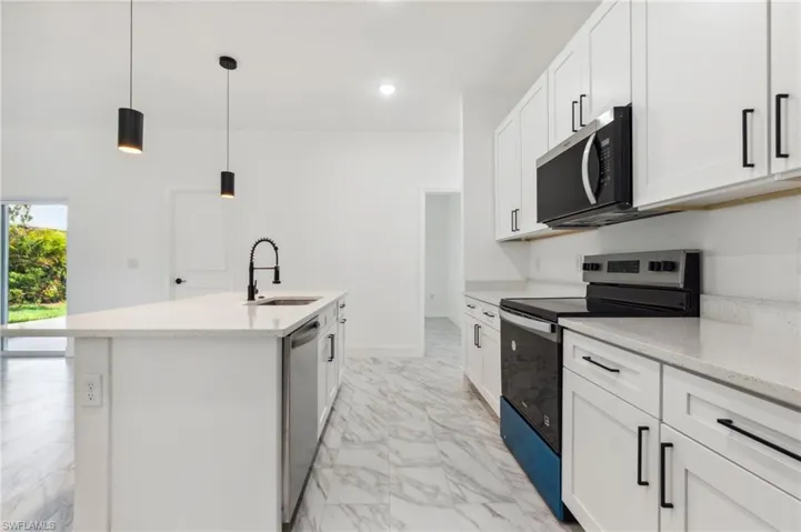 8 Cleat Ct, Placida, Florida 33946