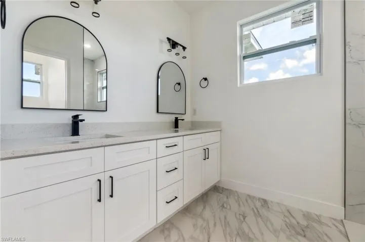 8 Cleat Ct, Placida, Florida 33946