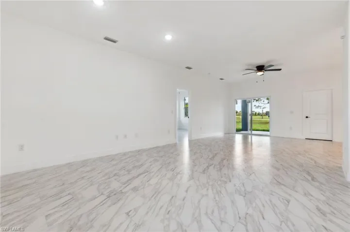 8 Cleat Ct, Placida, Florida 33946