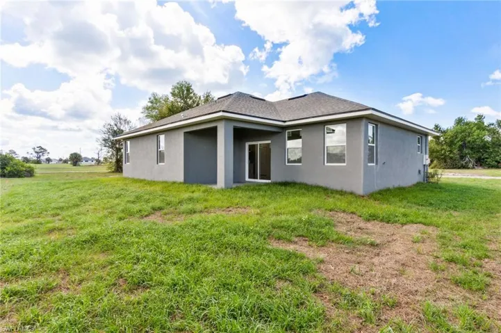 8 Cleat Ct, Placida, Florida 33946