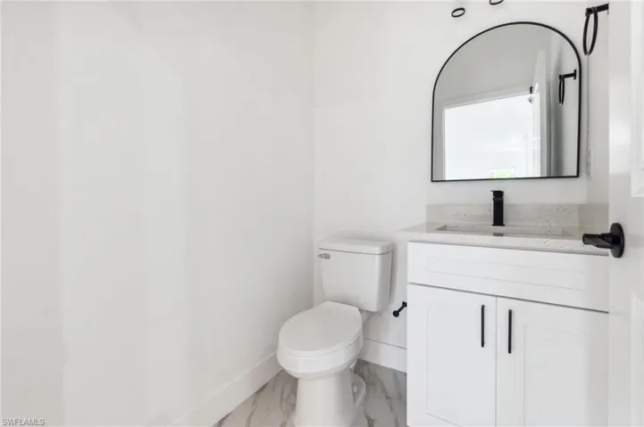 8 Cleat Ct, Placida, Florida 33946
