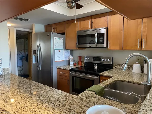 5650 Trailwinds Dr 111, Fort Myers, Florida 33907