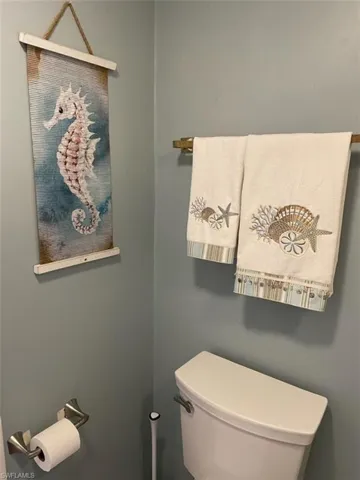 5650 Trailwinds Dr 111, Fort Myers, Florida 33907