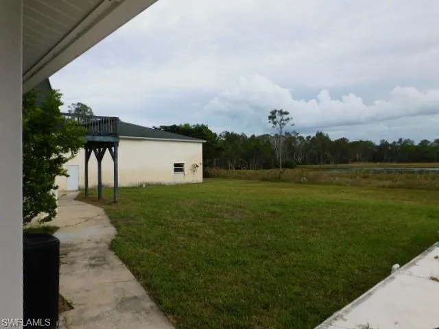 View of grassy yard
