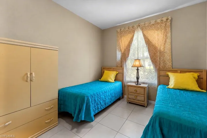 Light-toned wall paint with a white ceiling